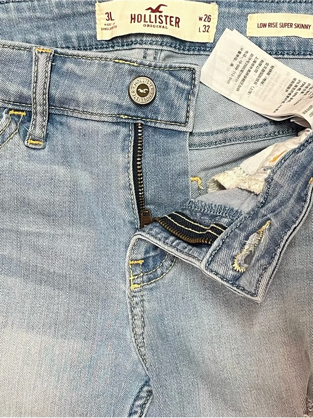Hollister Women's Low Rise Super Skinny Jeans Light Wash Distressed Size W26 L32